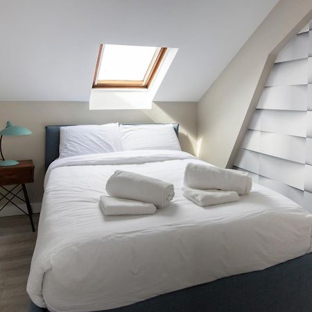 Modern Apartement In The City Center. Poissy Exterior photo